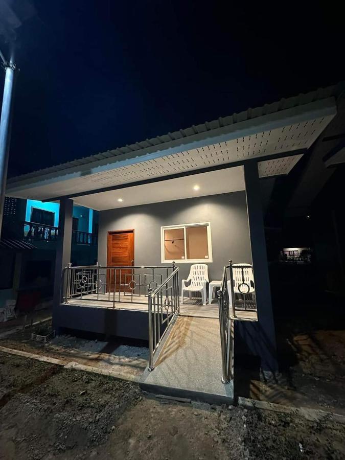 Pp. Valentine Bungalow Islas Phi Phi Exterior foto